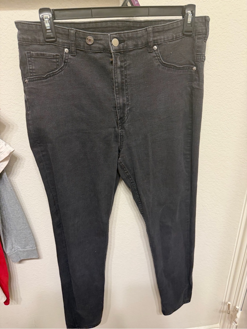 H&M Women's Straight Leg Jeans in Faded Black size 16